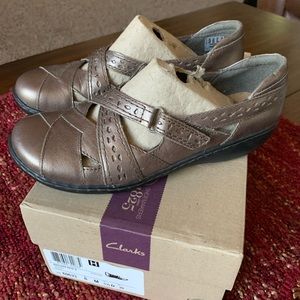 Clark’s bendable loafer - color = Pewter